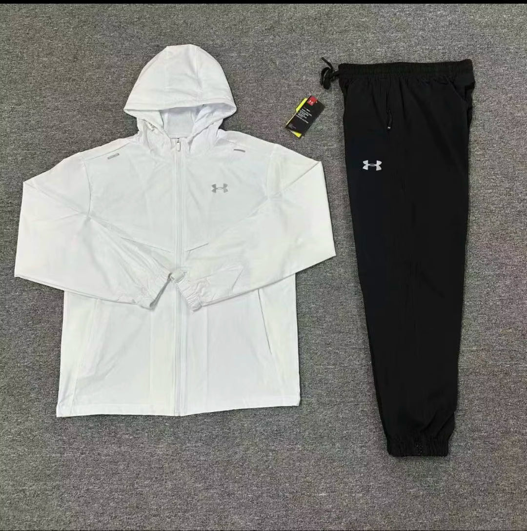 UNDER ARMOUR